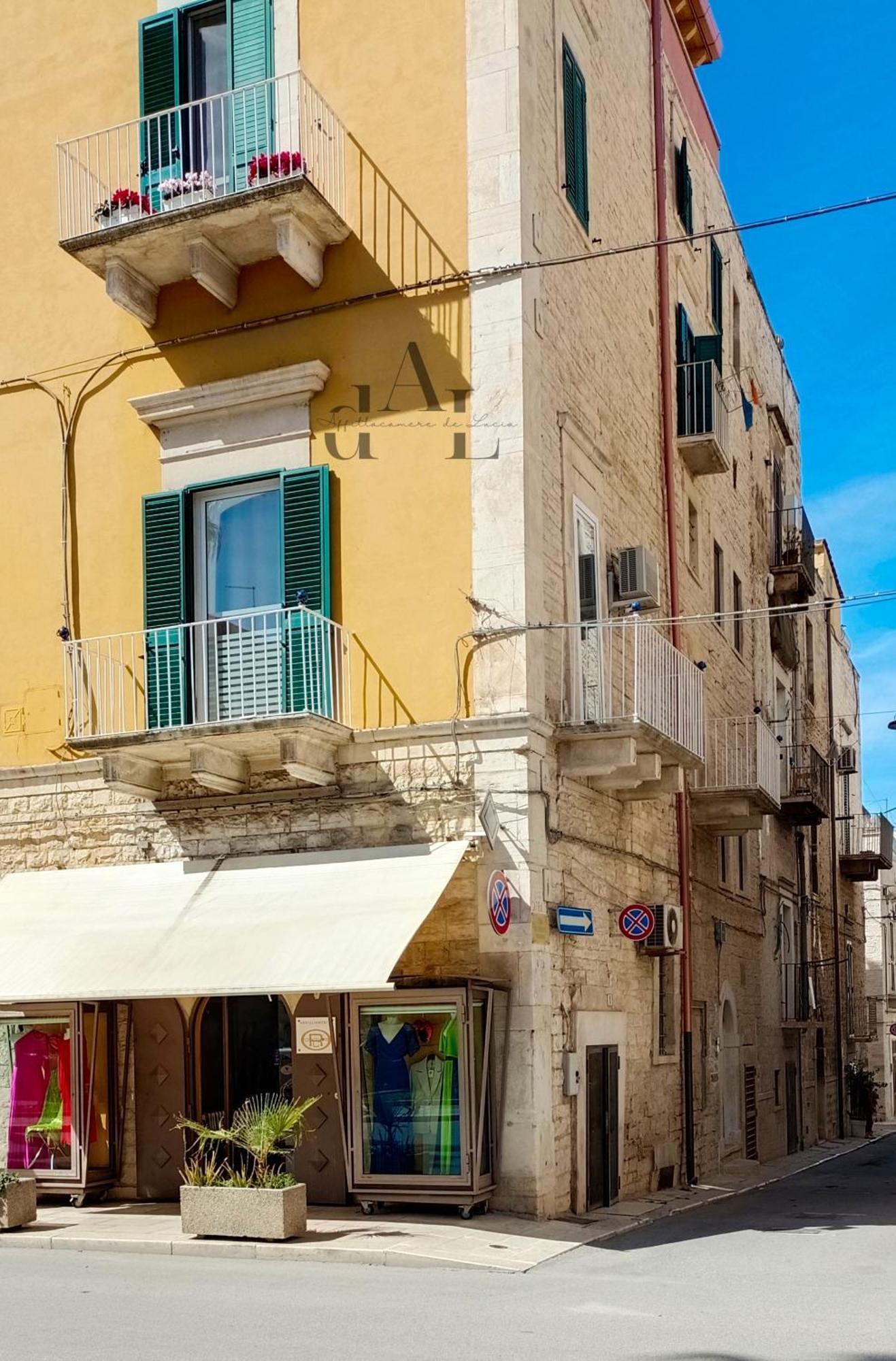 De Lucia Affittacamere - Elegante Appartamento Storico Nel Cuore Della Citta Terlizzi Exterior foto